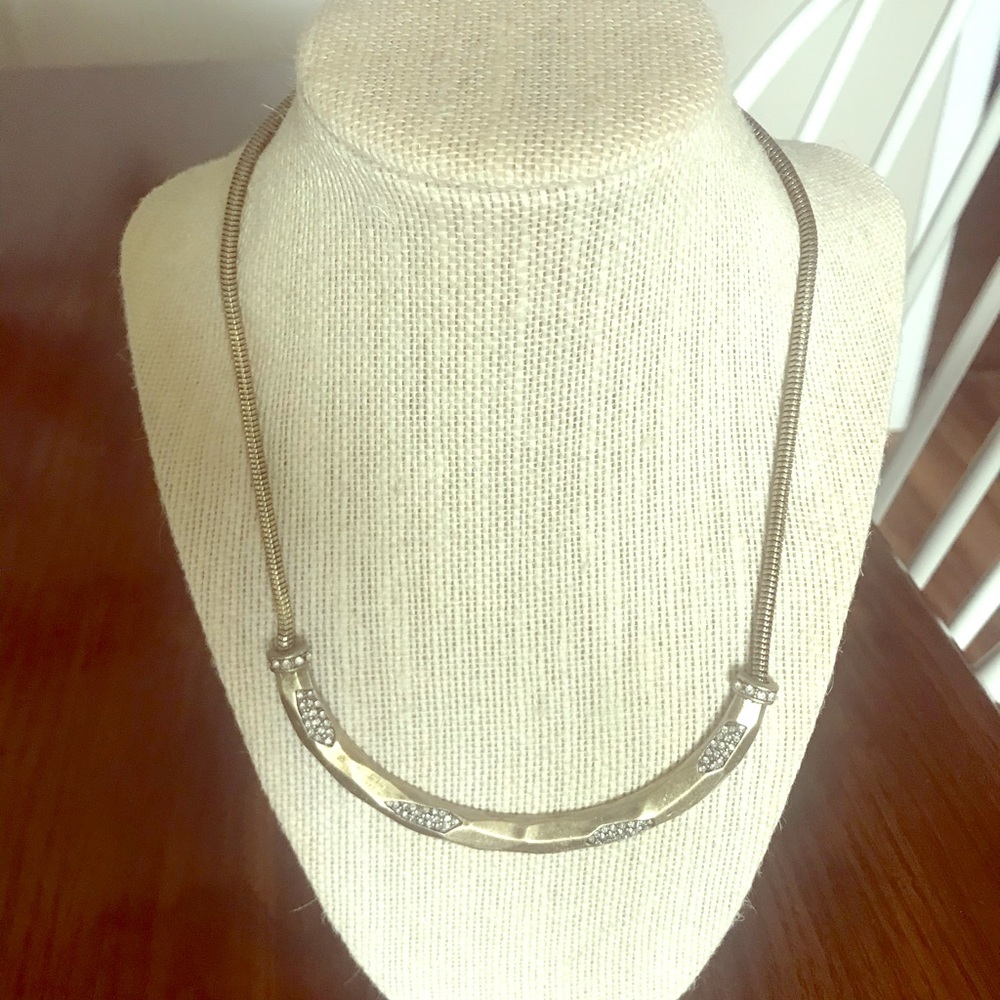 Collar necklace